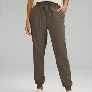 Luluemon Stretch High-Rise Jogger 
Full Length